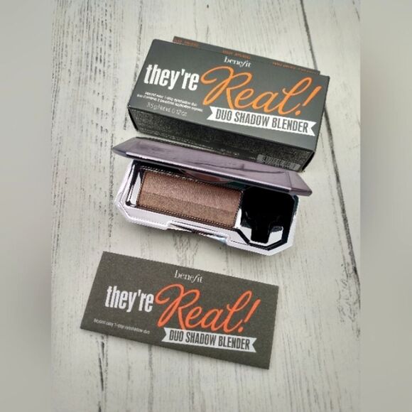 Benefit They're Real Duo Eyeshadow Blender  Provocative Plum NIB Makeup Cosmetic - Picture 4 of 9